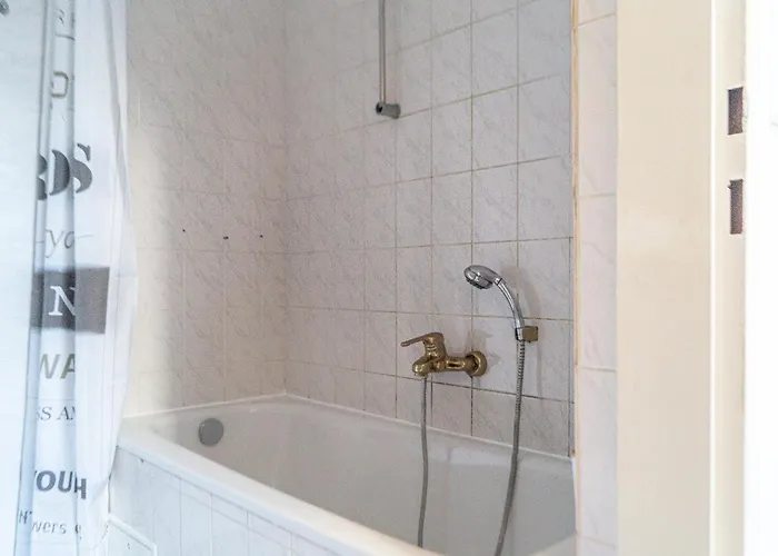 Cozy 3br Near Wiener Stadthalle