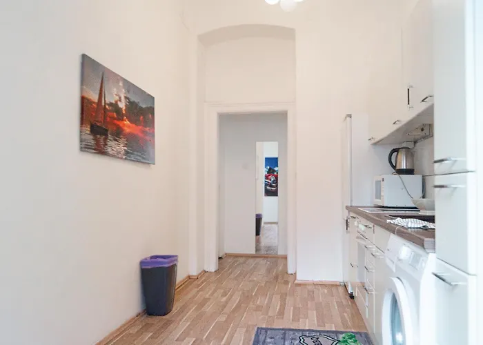 Appartement Cozy 3br Near Wiener Stadthalle