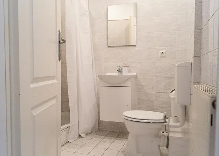 Cozy 3br Near Wiener Stadthalle Appartement